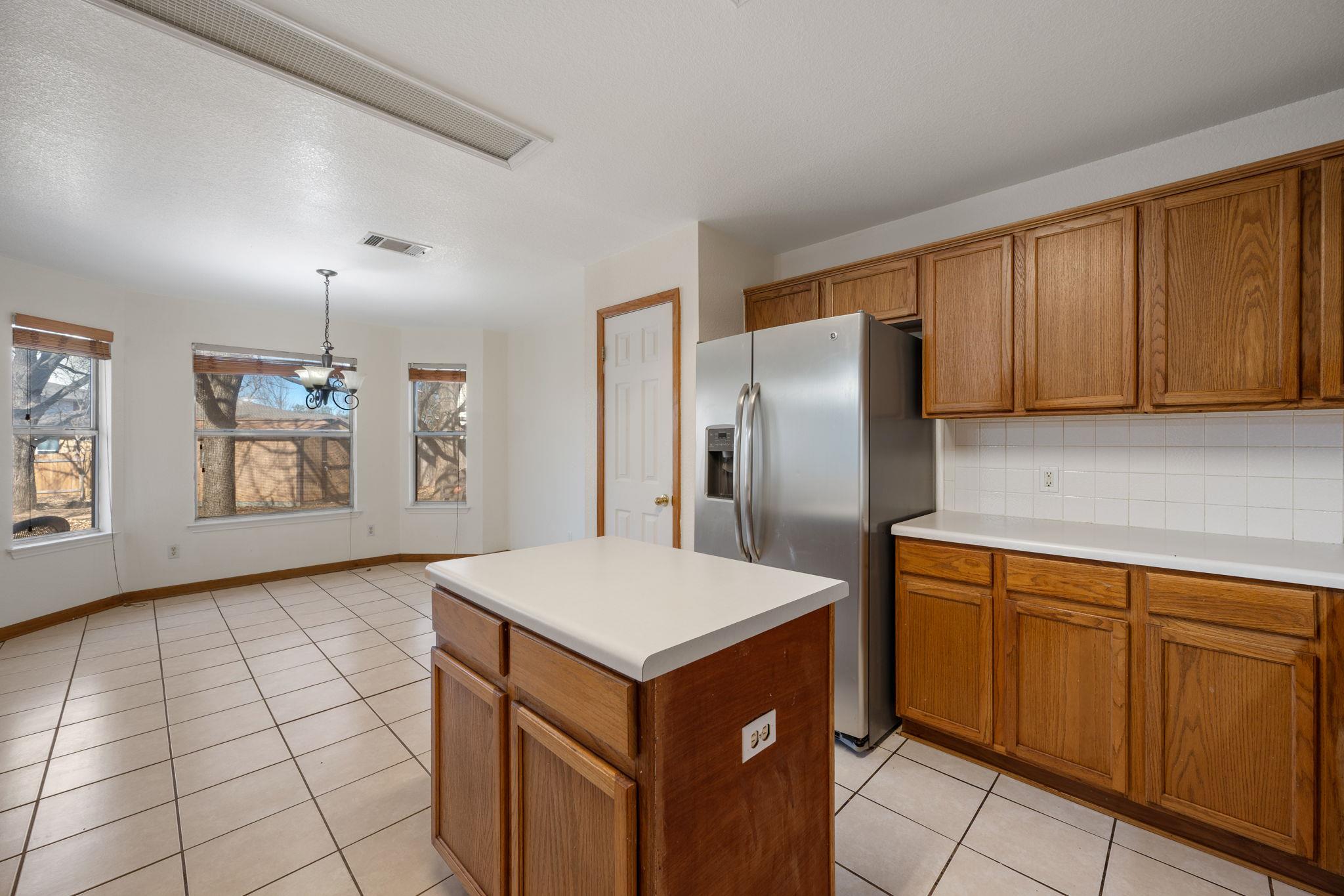 1402 Quicksilver Cir, Round Rock, TX 78665