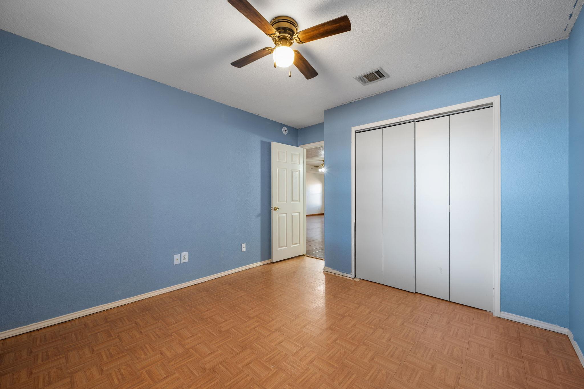 1402 Quicksilver Cir, Round Rock, TX 78665