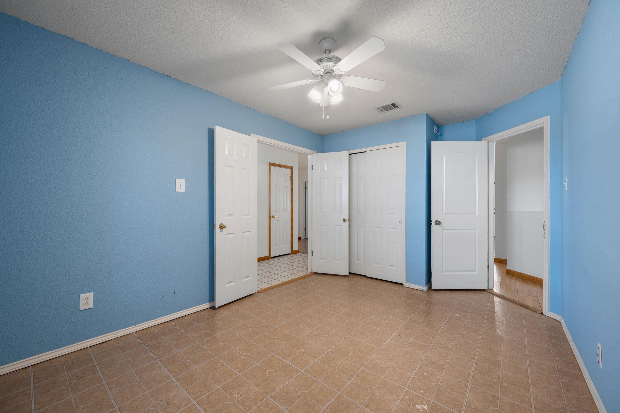 1402 Quicksilver Cir, Round Rock, TX 78665