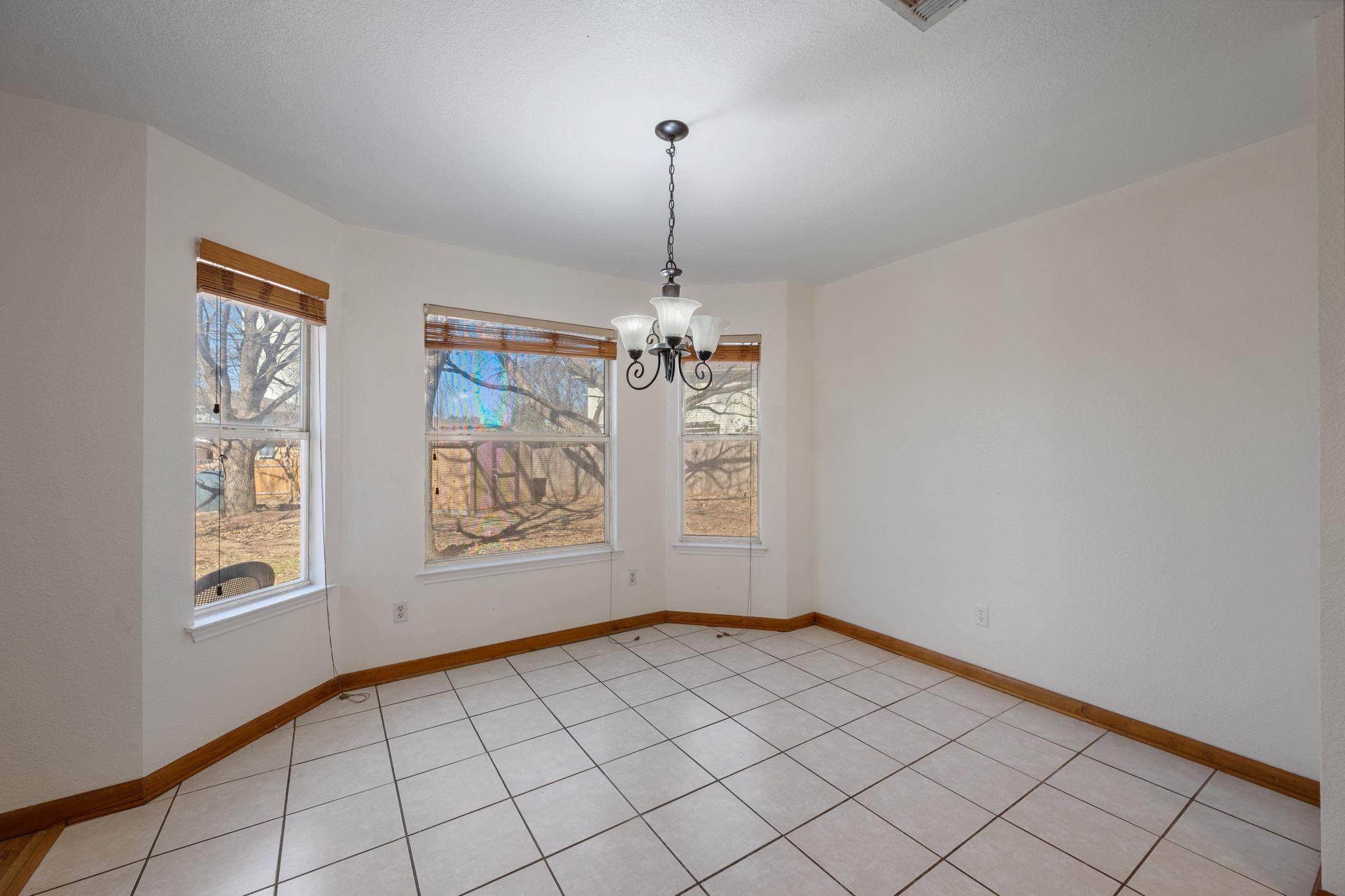 1402 Quicksilver Cir, Round Rock, TX 78665