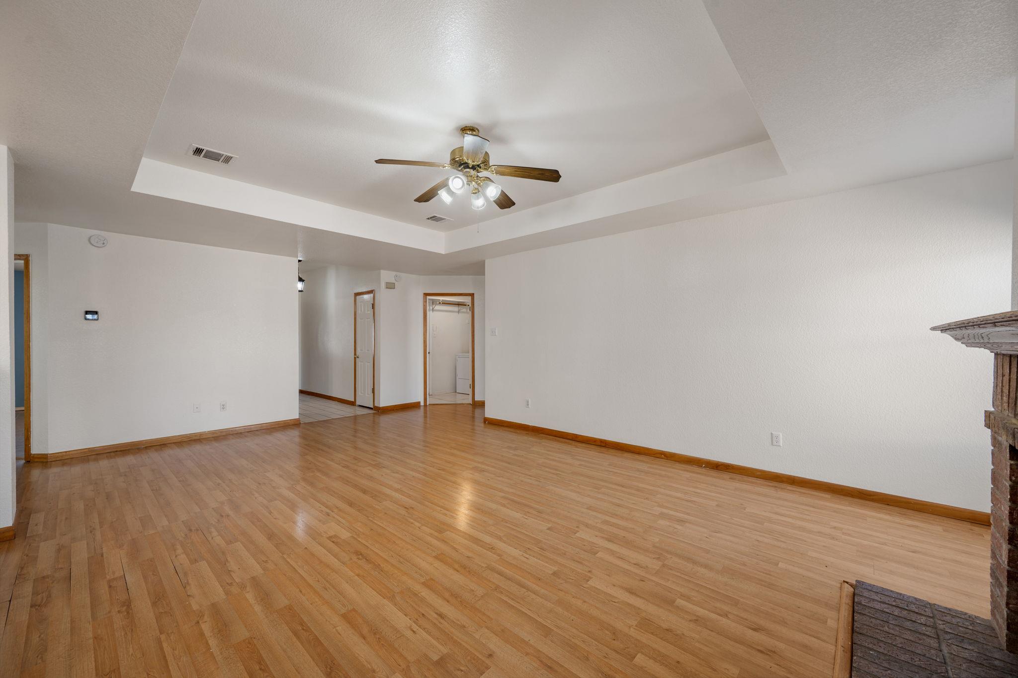 1402 Quicksilver Cir, Round Rock, TX 78665