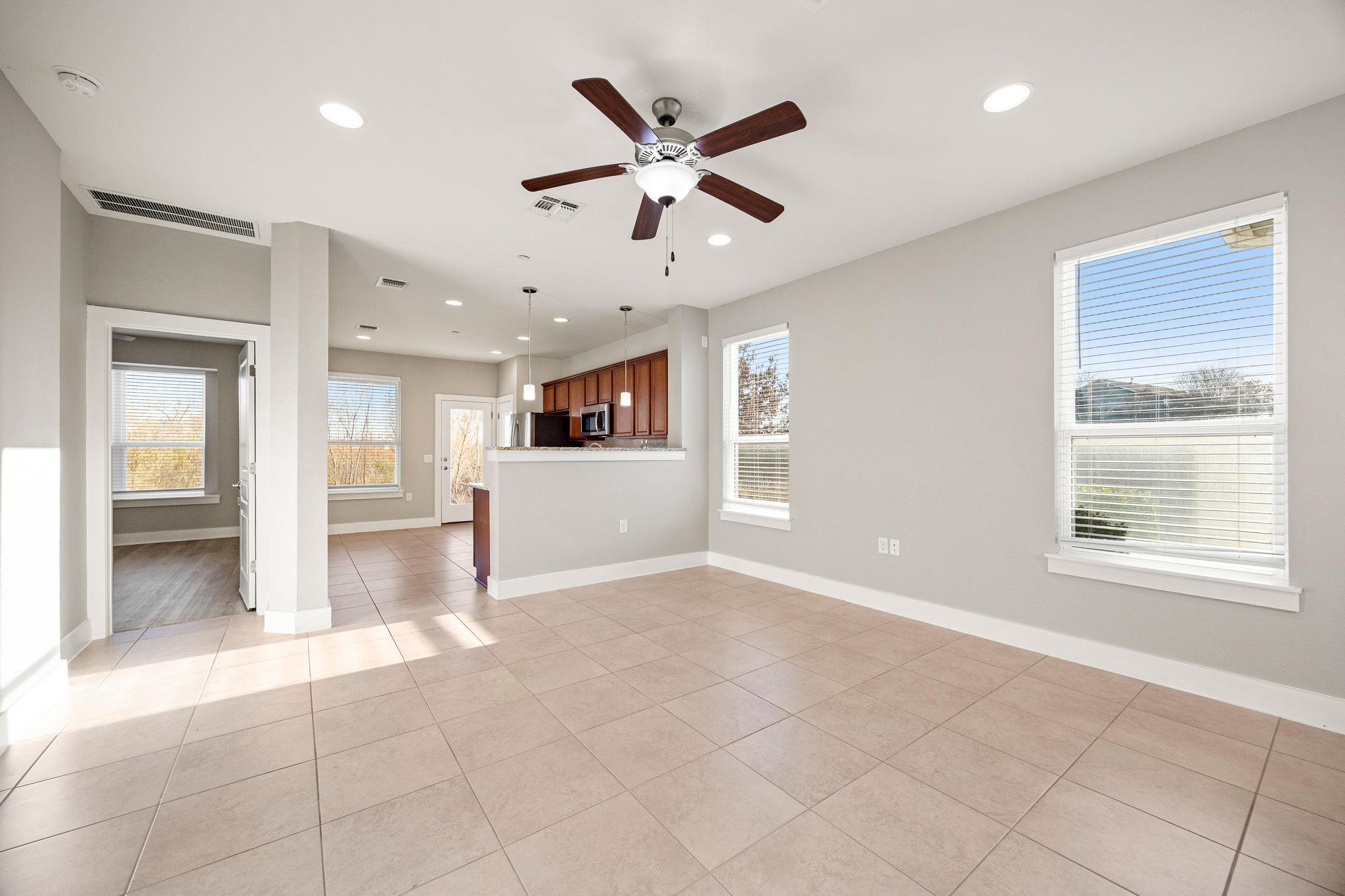 1501 Roseburg Dr, Austin, TX 78754