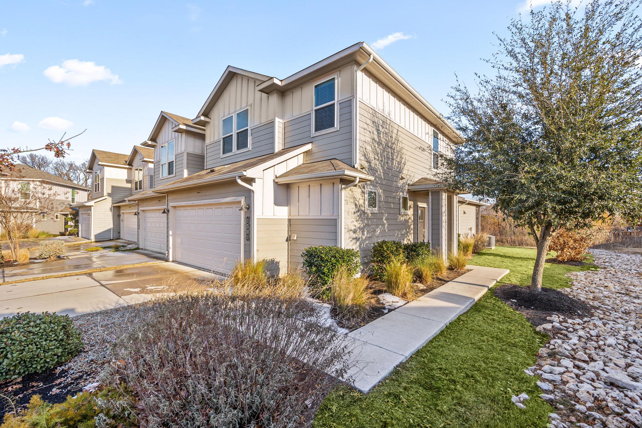 1501 Roseburg Dr, Austin, TX 78754