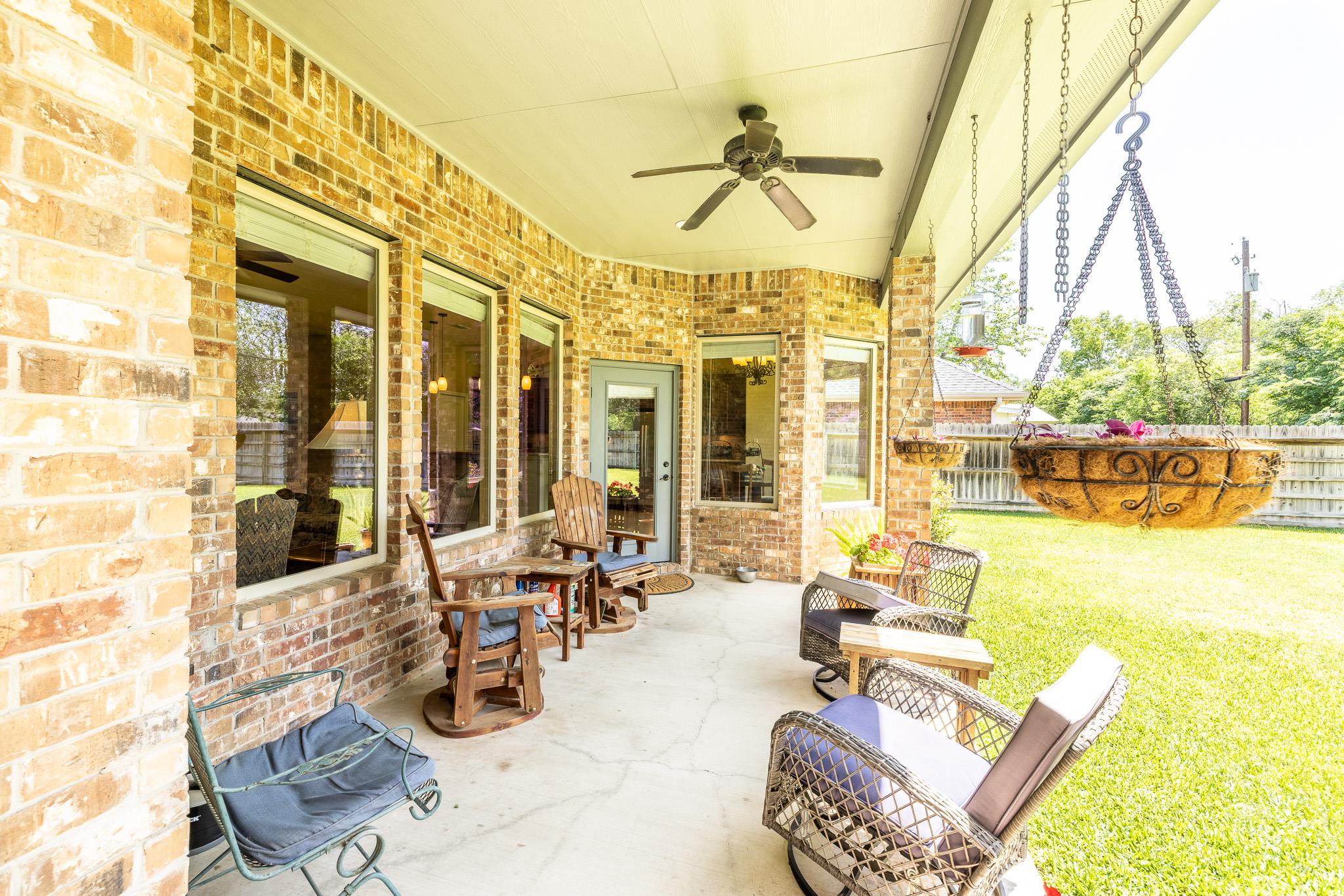 1338 Donovan St, Gonzales, TX 78629