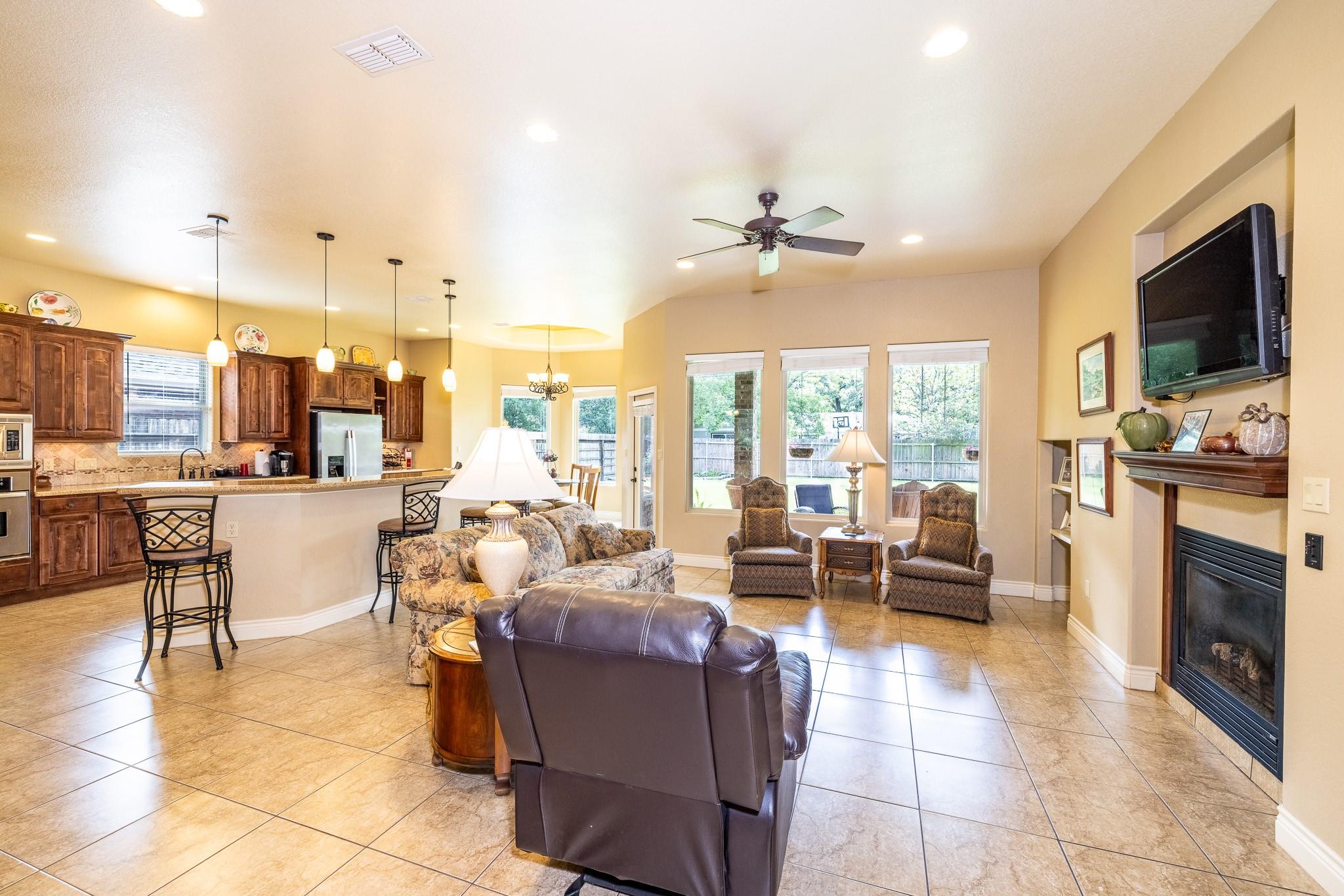 1338 Donovan St, Gonzales, TX 78629