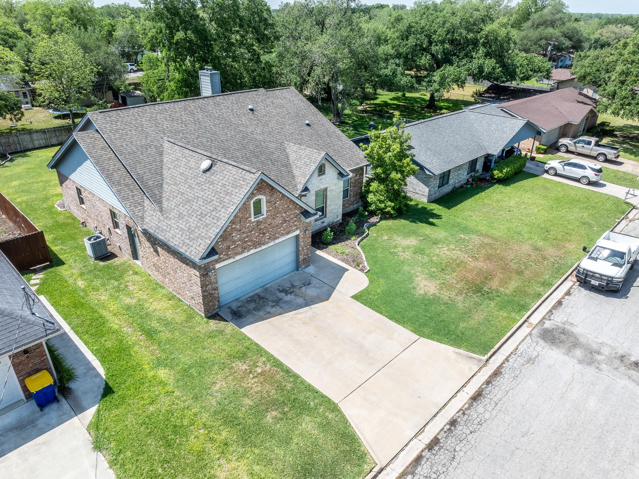1338 Donovan St, Gonzales, TX 78629