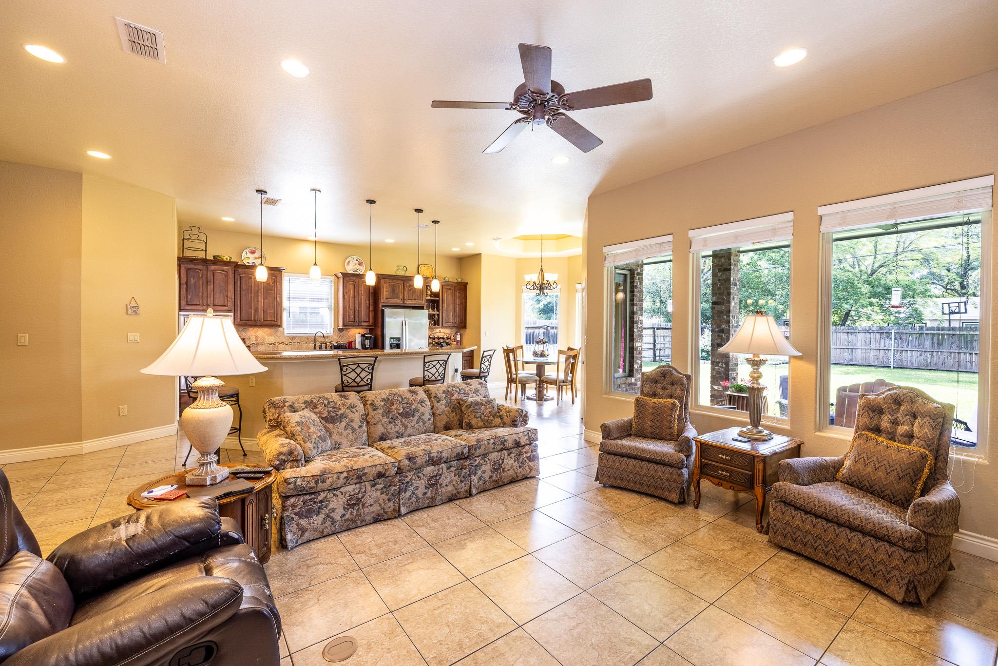 1338 Donovan St, Gonzales, TX 78629