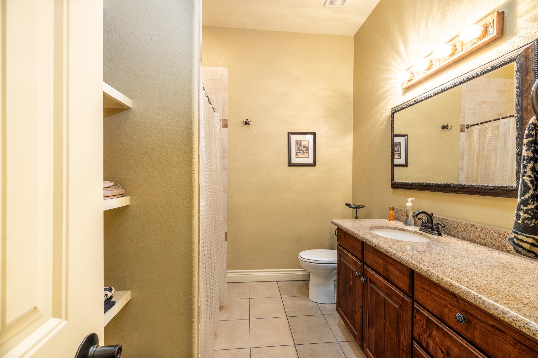 1338 Donovan St, Gonzales, TX 78629