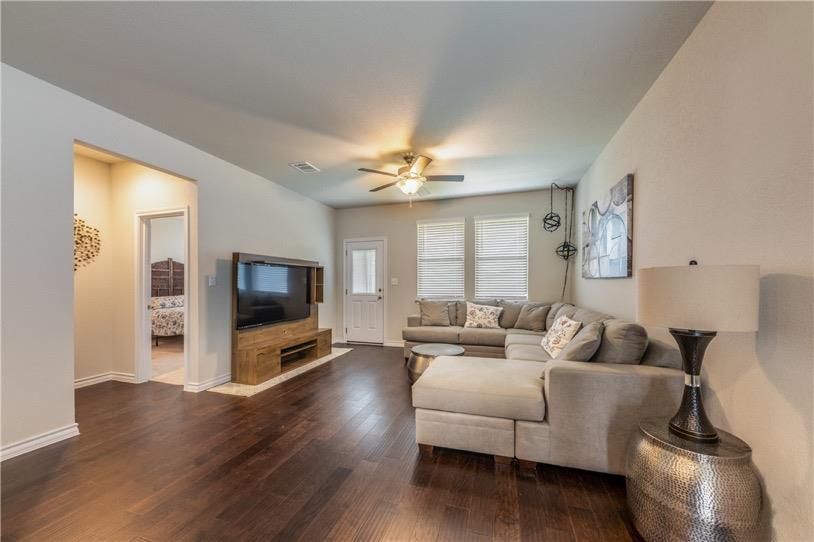 138 Silktassel Way, Buda, TX 78610