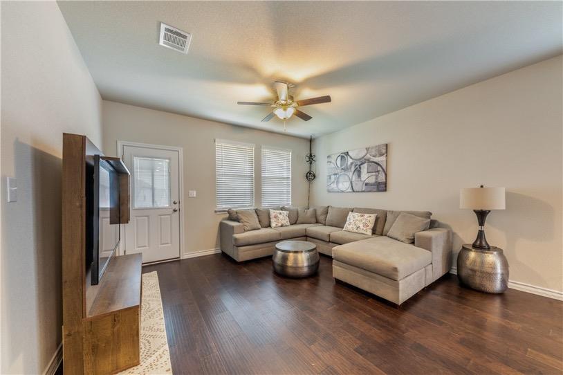 138 Silktassel Way, Buda, TX 78610