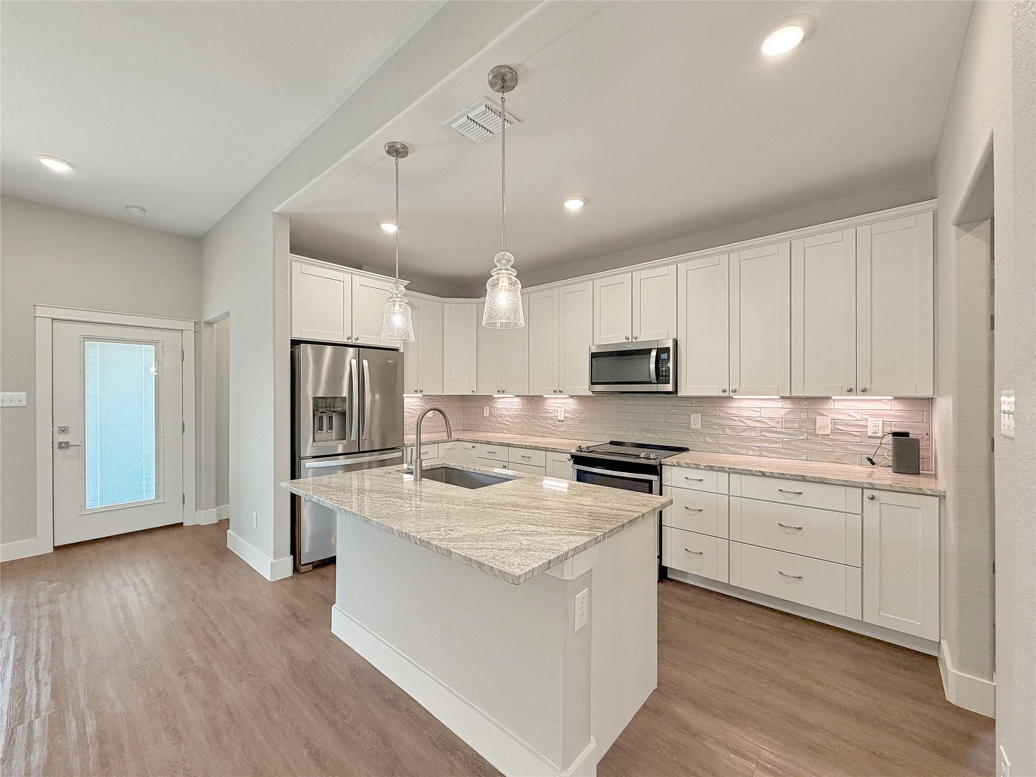 381 Monarch, Canyon Lake, TX 78133