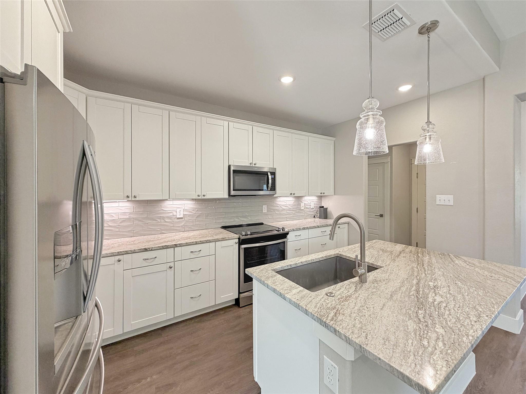 381 Monarch, Canyon Lake, TX 78133