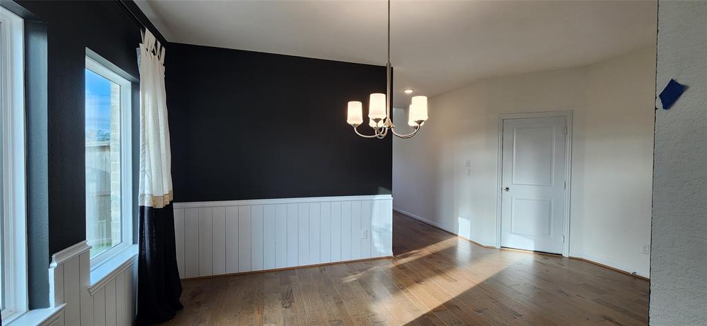 201 Water Grass Trl, Clute, TX 77531