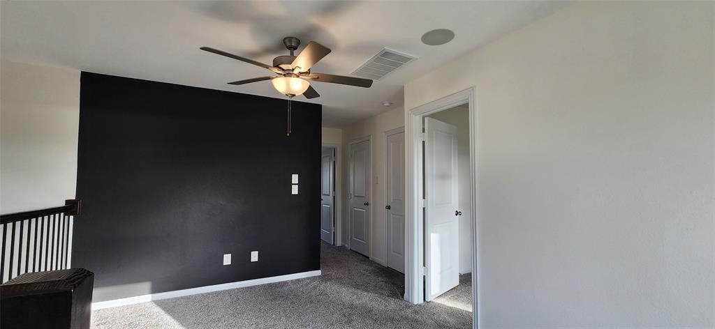 201 Water Grass Trl, Clute, TX 77531