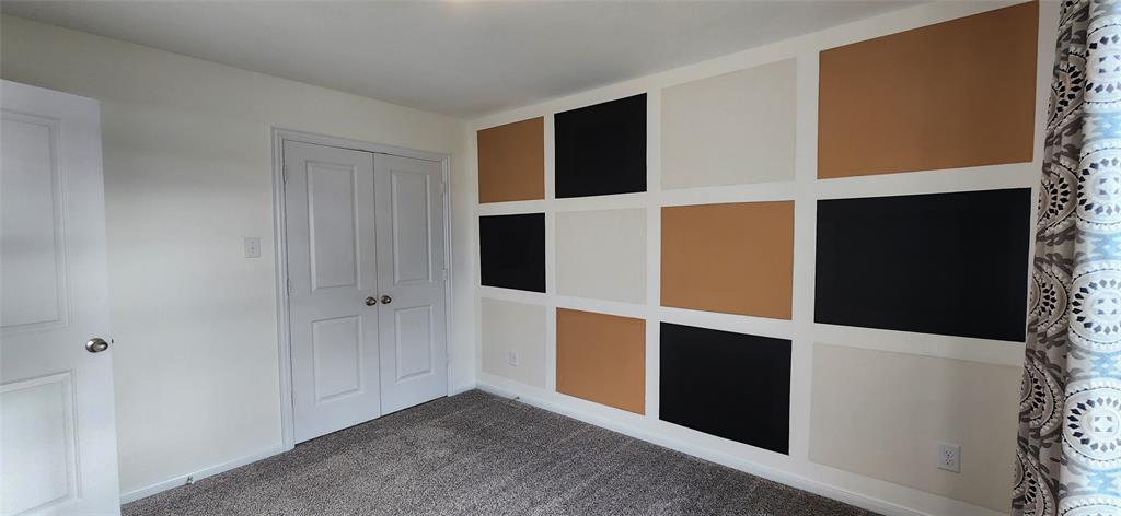 201 Water Grass Trl, Clute, TX 77531