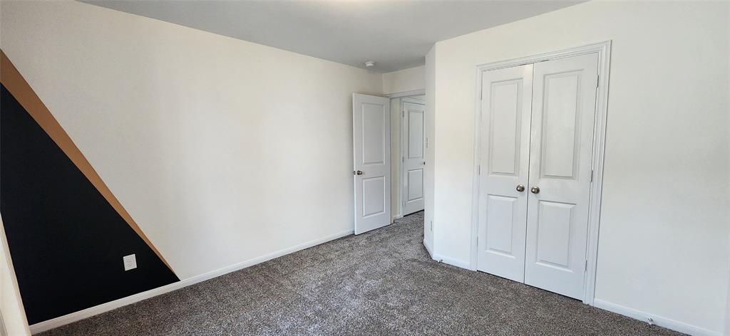 201 Water Grass Trl, Clute, TX 77531