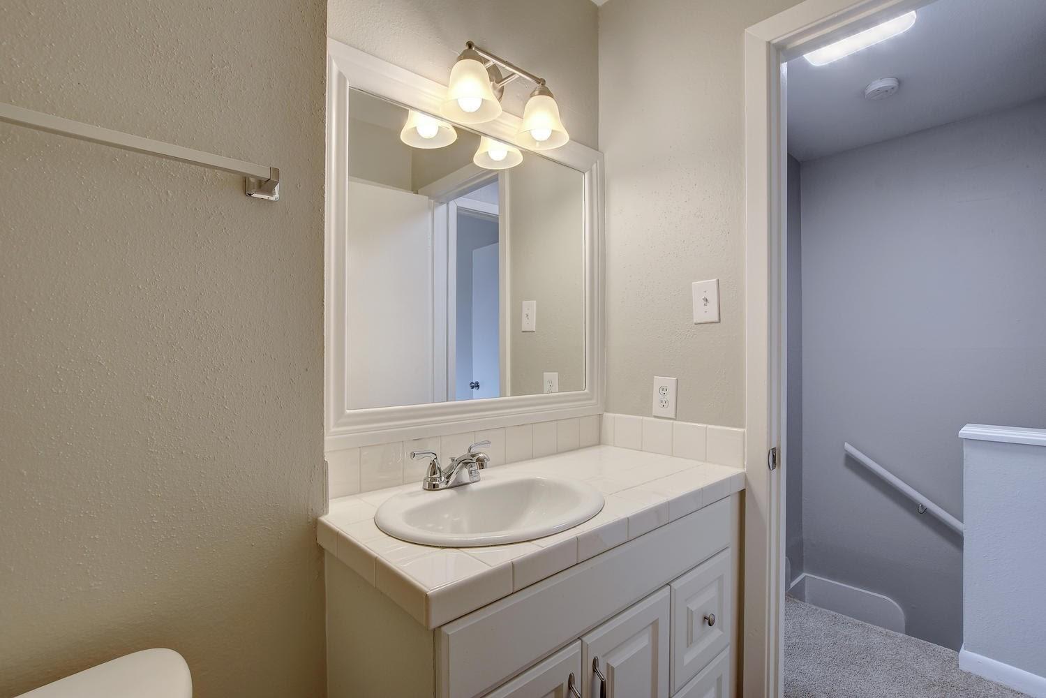 303 W 40th St # 101, Austin, TX 78751