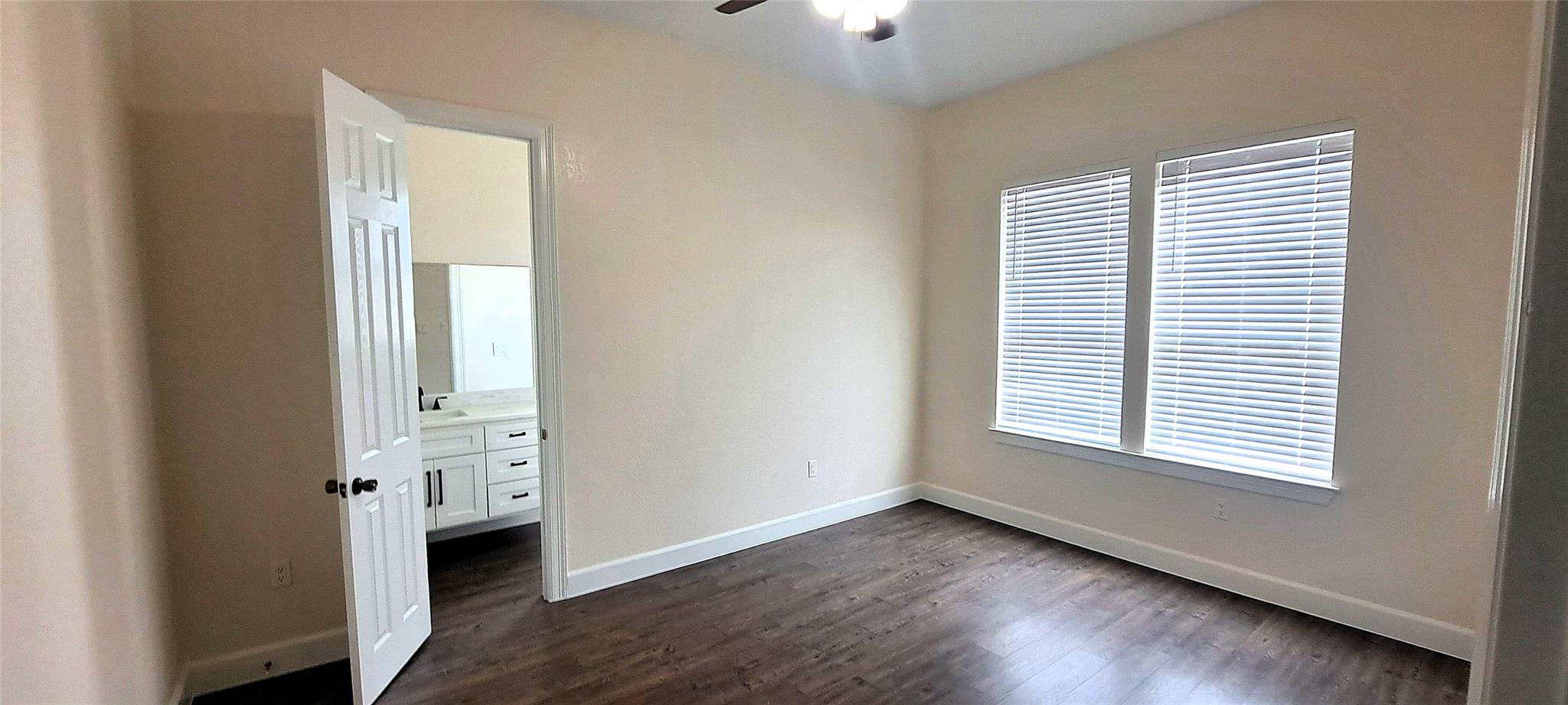 300 E Front St, Thorndale, TX 76577