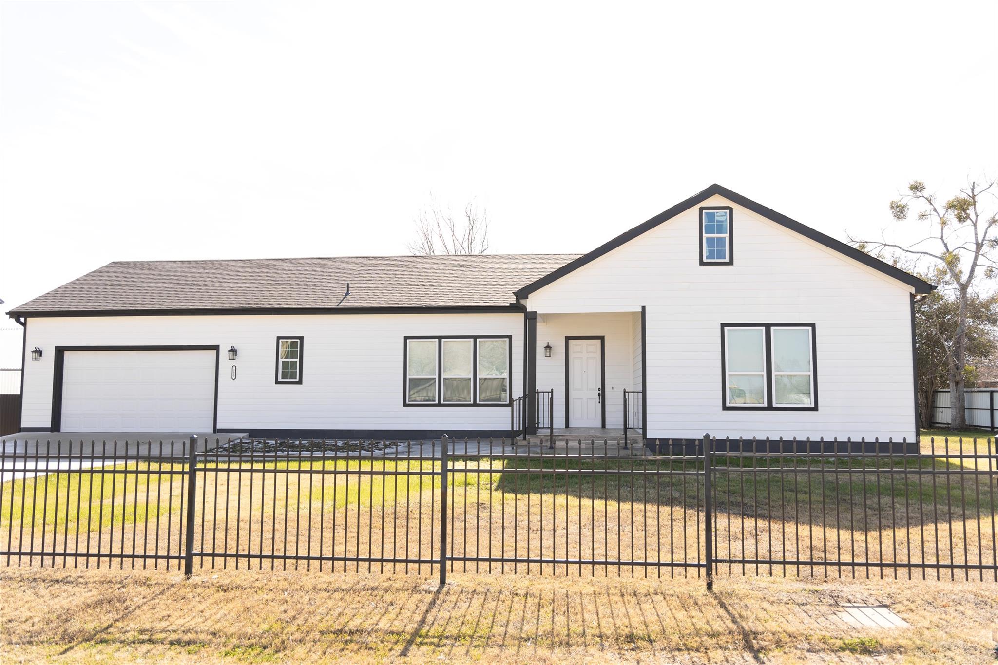 300 E Front St, Thorndale, TX 76577