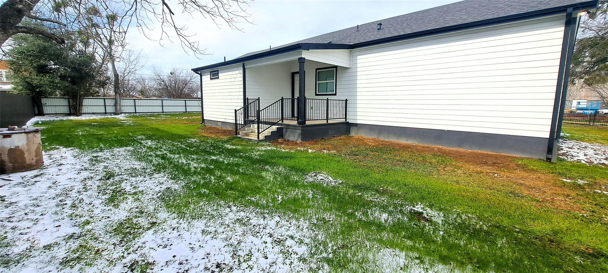 300 E Front St, Thorndale, TX 76577