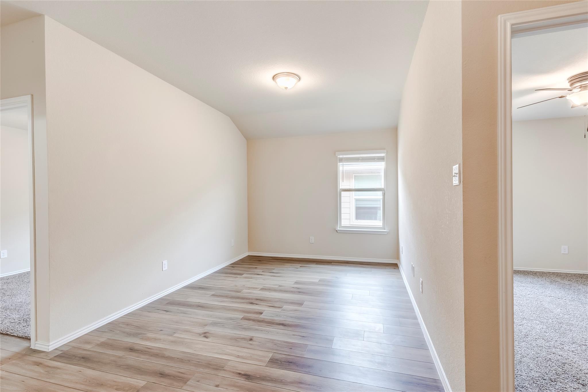 227 Reagor Dr, Taylor, TX 76574