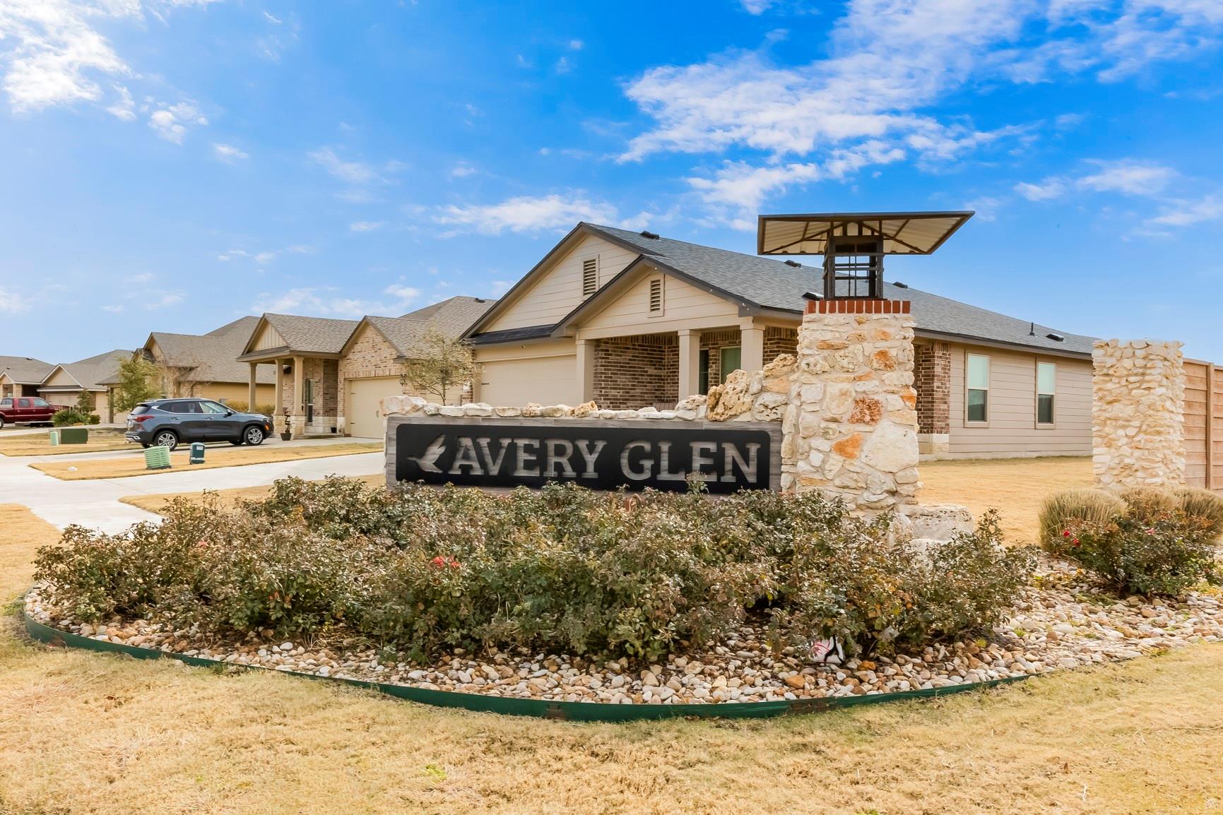 227 Reagor Dr, Taylor, TX 76574