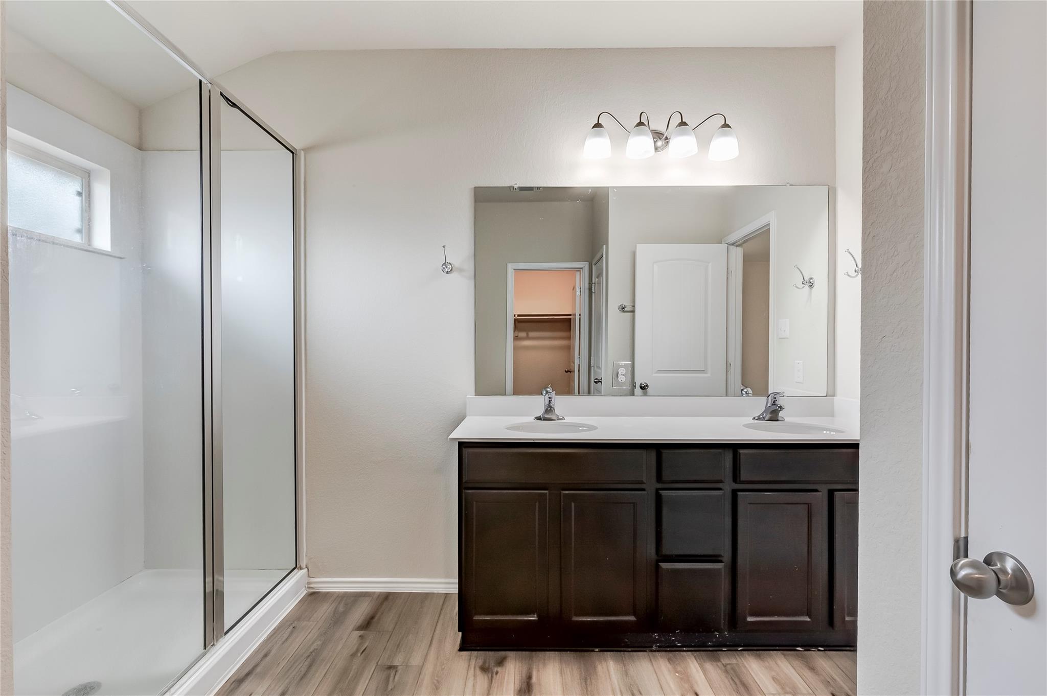 227 Reagor Dr, Taylor, TX 76574