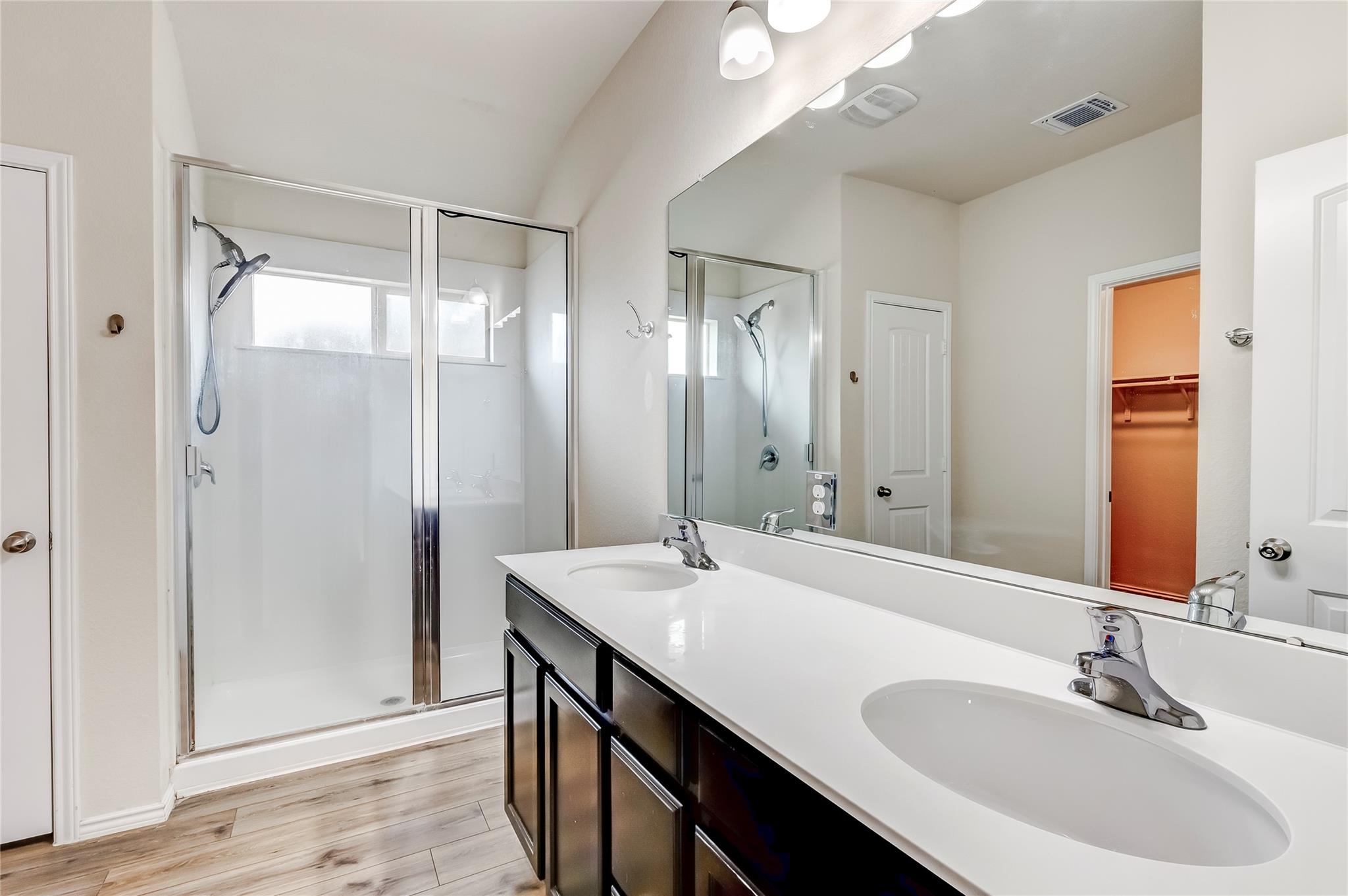 227 Reagor Dr, Taylor, TX 76574