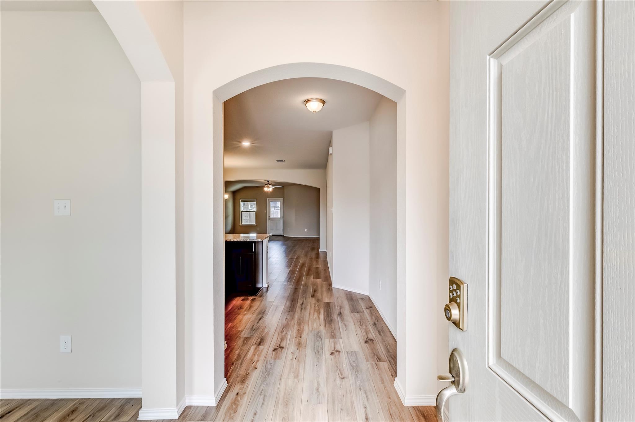 227 Reagor Dr, Taylor, TX 76574