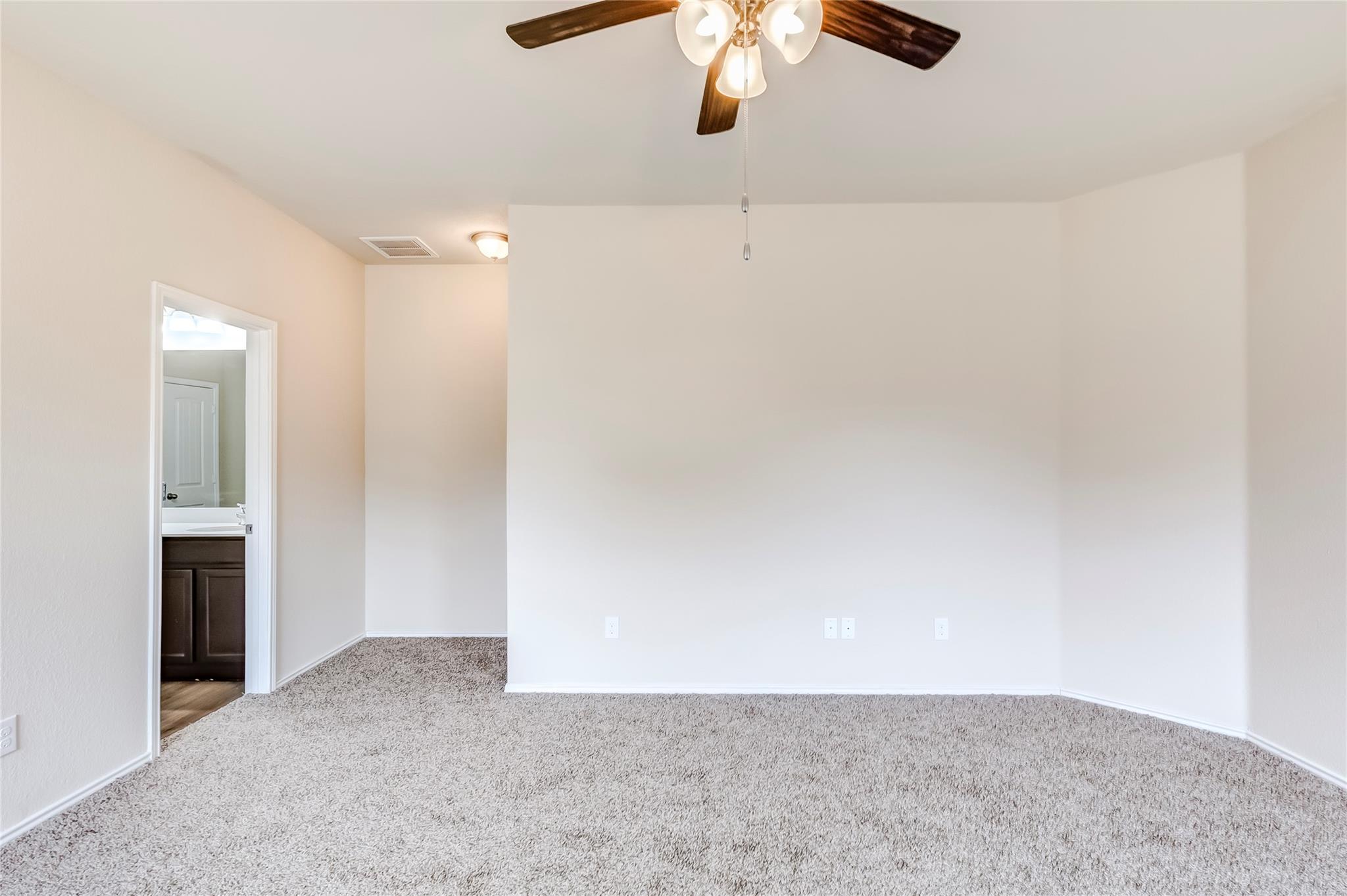 227 Reagor Dr, Taylor, TX 76574