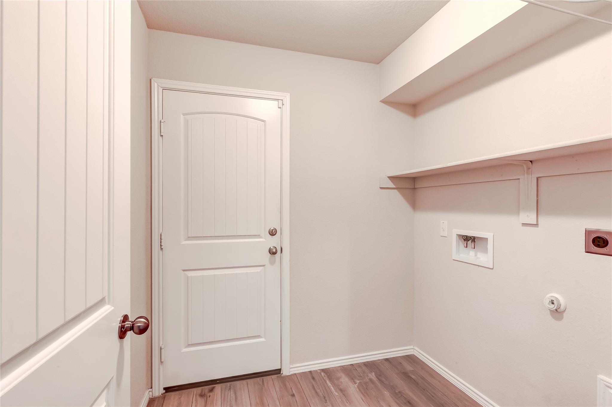 227 Reagor Dr, Taylor, TX 76574