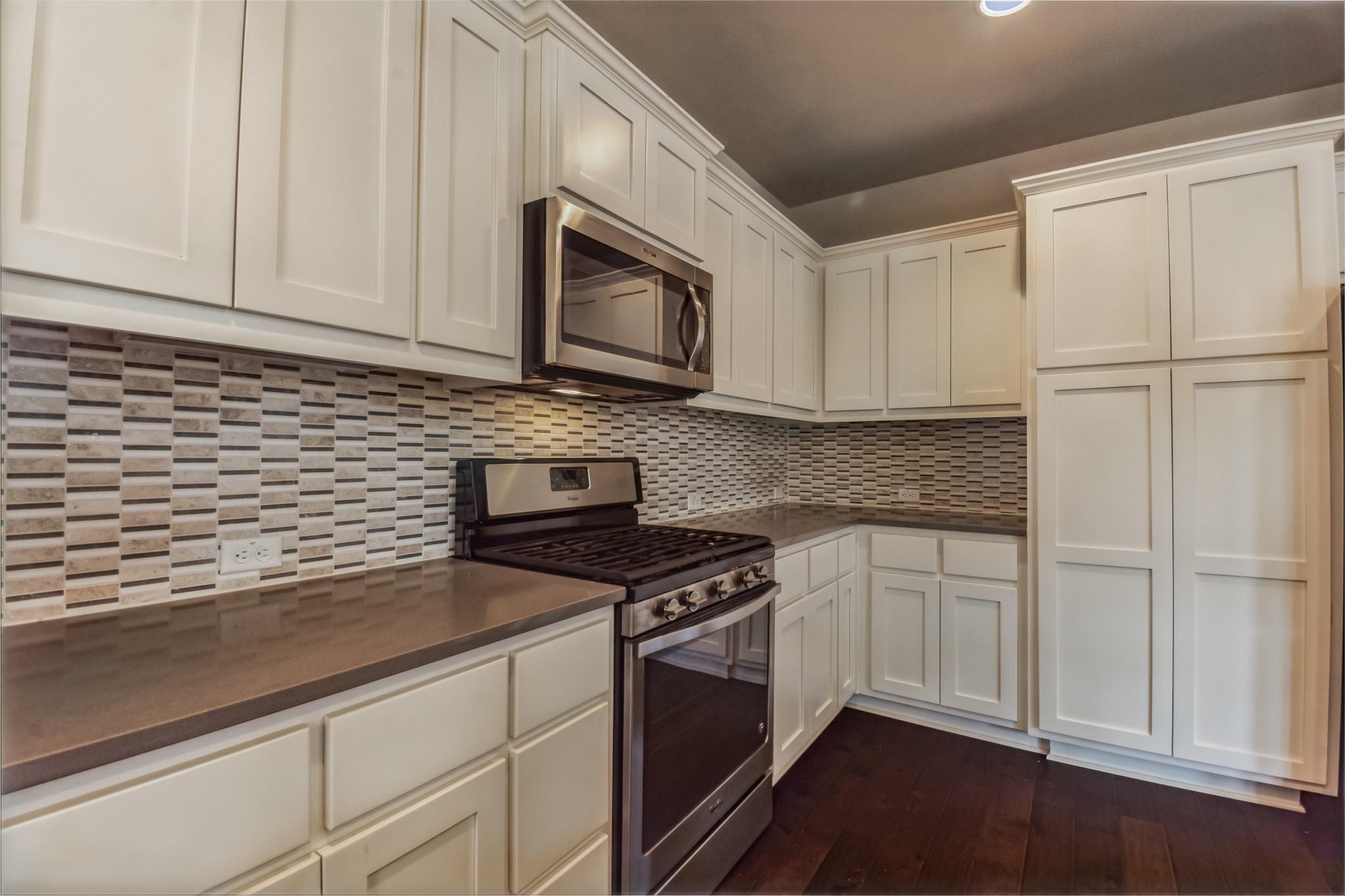 13800 Lyndhurst St # 221, Austin, TX 78717