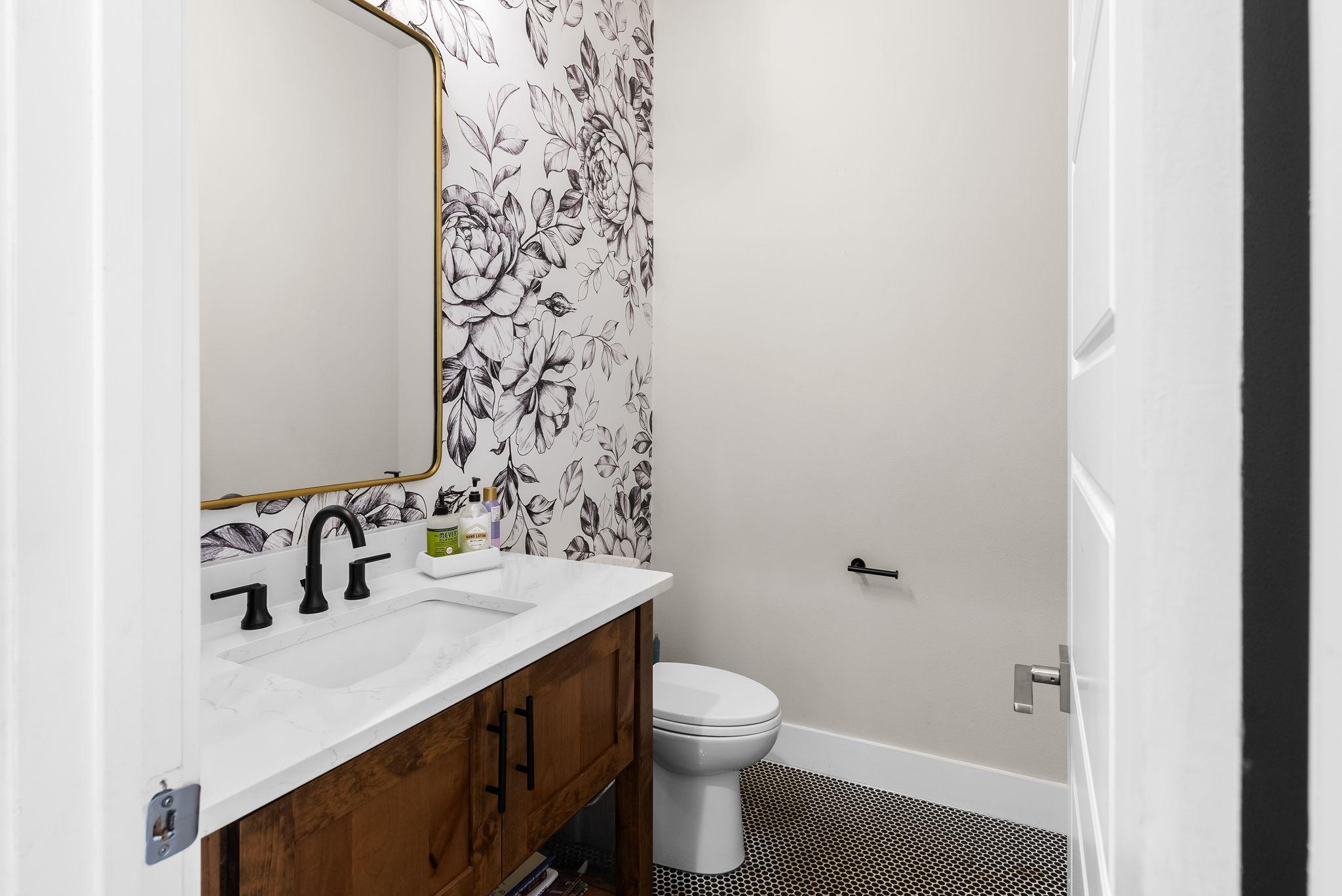 690 Cielo Springs Dr, Blanco, TX 78606