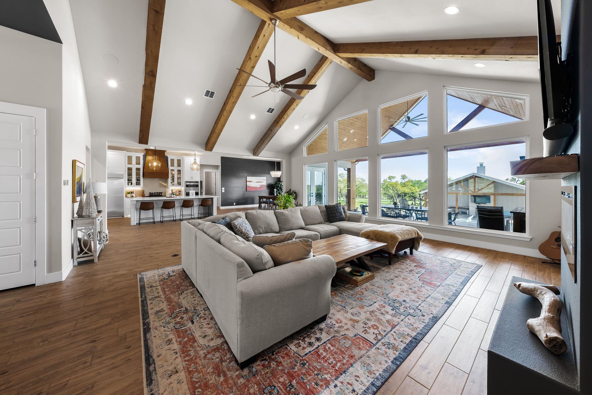 690 Cielo Springs Dr, Blanco, TX 78606