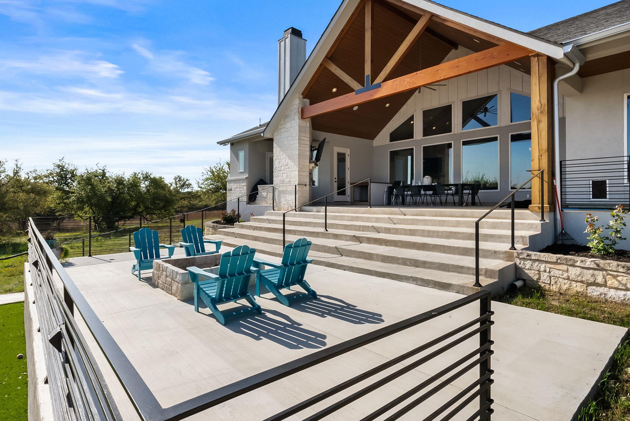 690 Cielo Springs Dr, Blanco, TX 78606