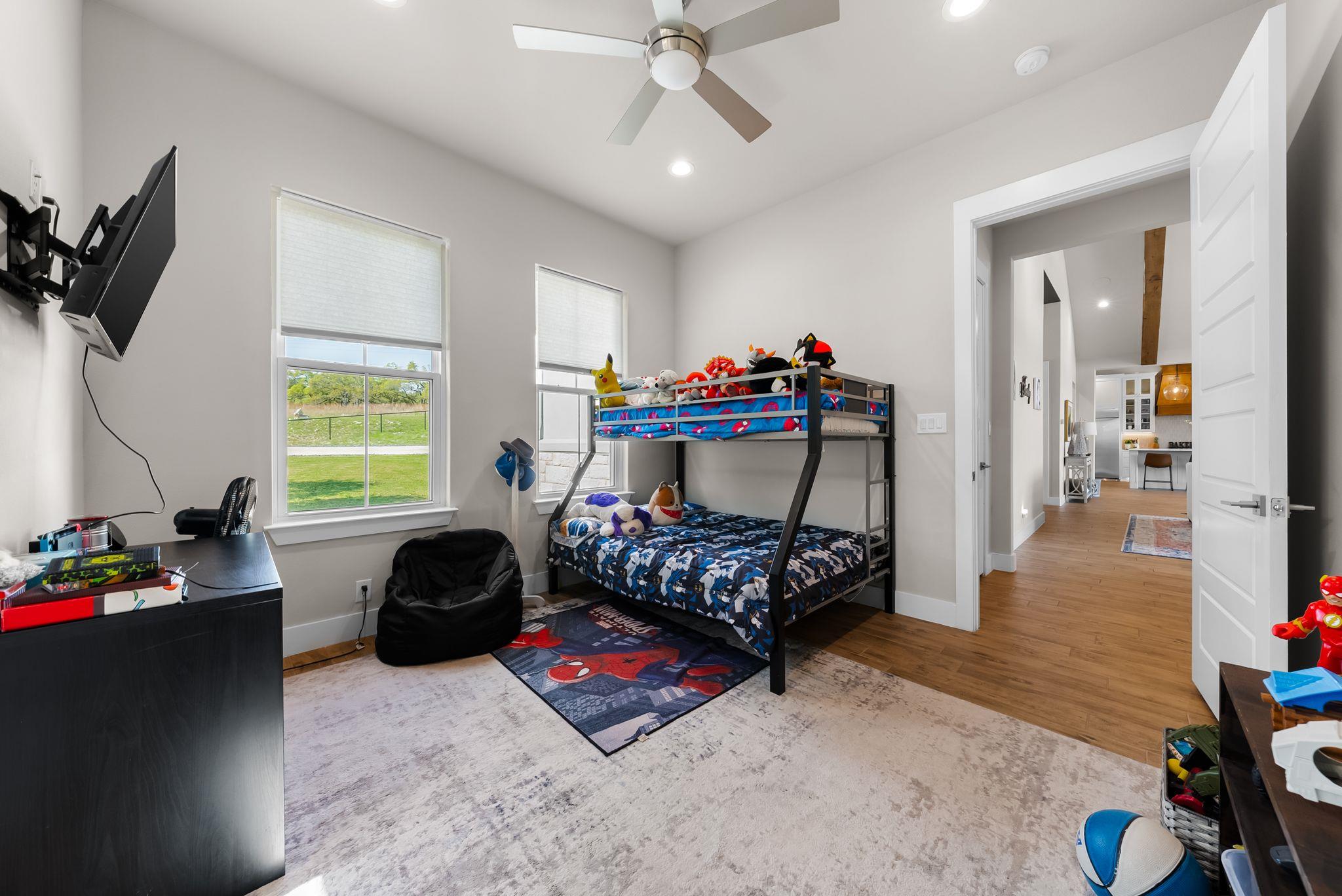 690 Cielo Springs Dr, Blanco, TX 78606