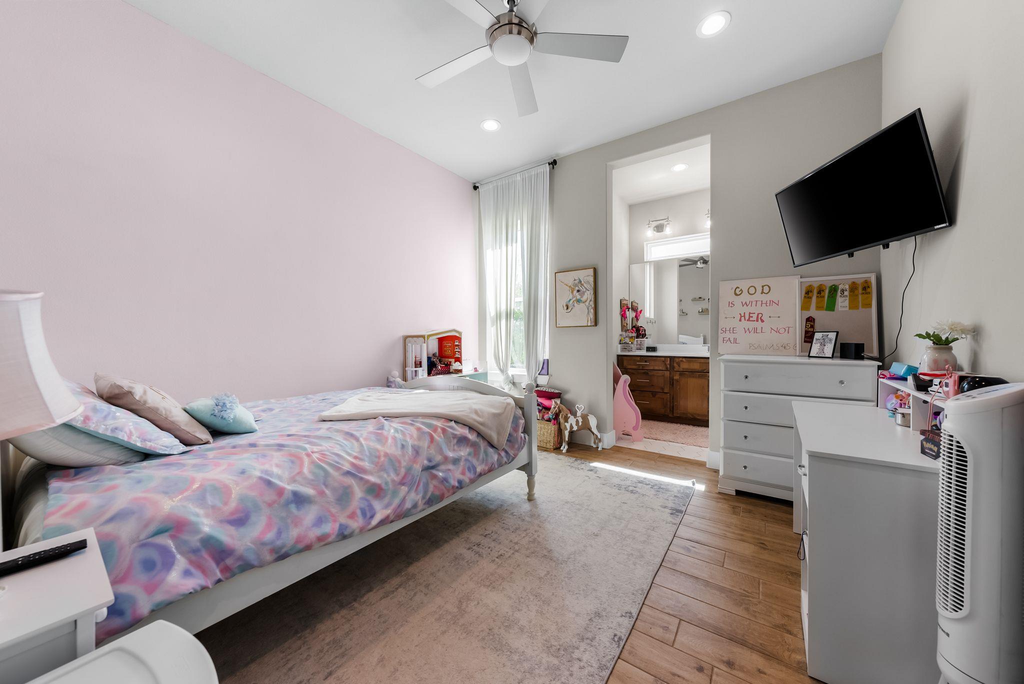 690 Cielo Springs Dr, Blanco, TX 78606