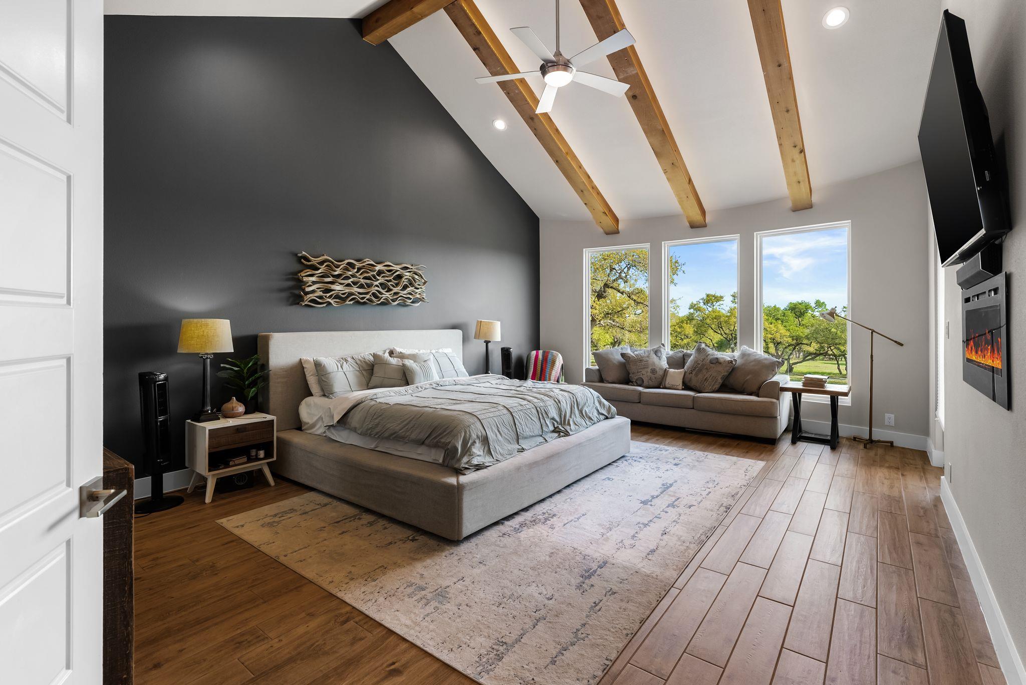 690 Cielo Springs Dr, Blanco, TX 78606