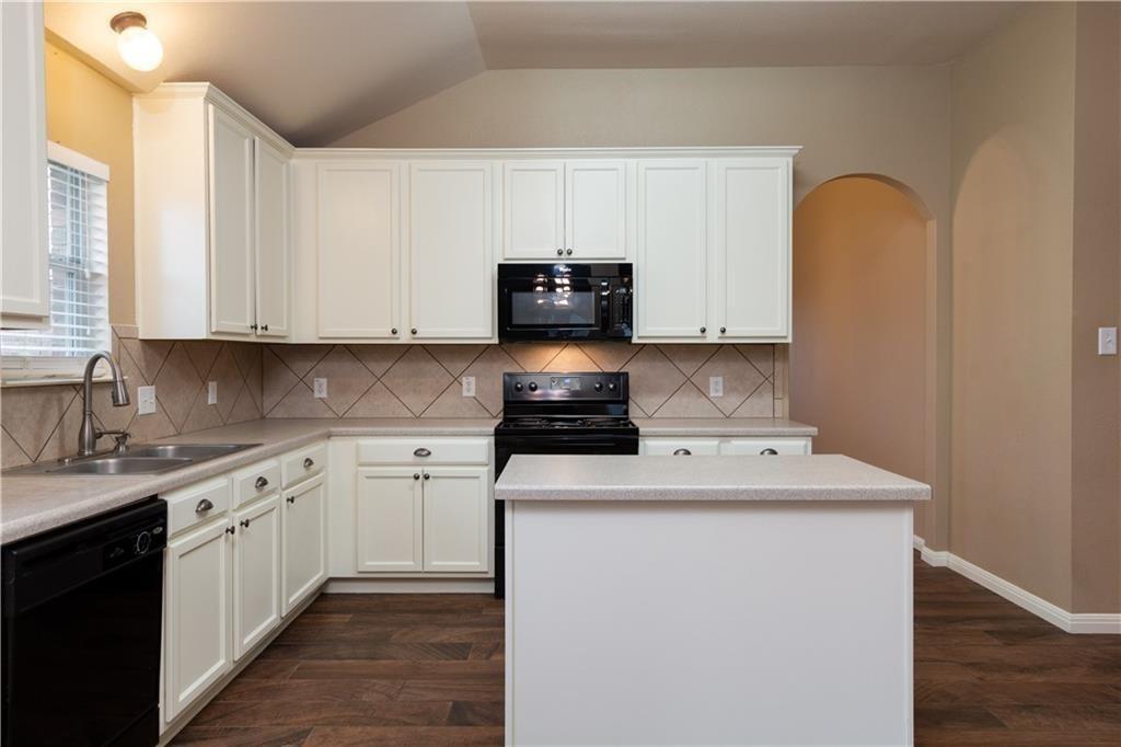 116 Campos Dr, Hutto, TX 78634