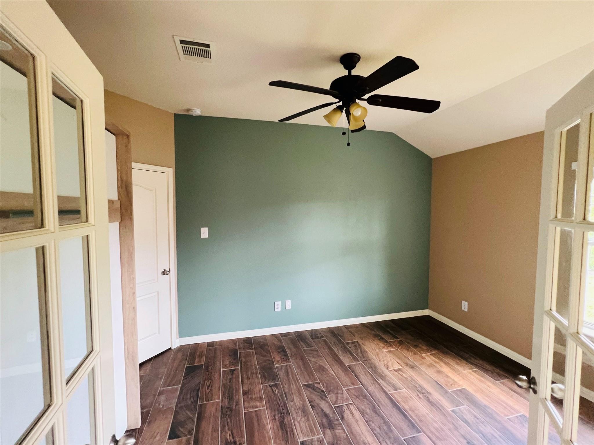 116 Campos Dr, Hutto, TX 78634