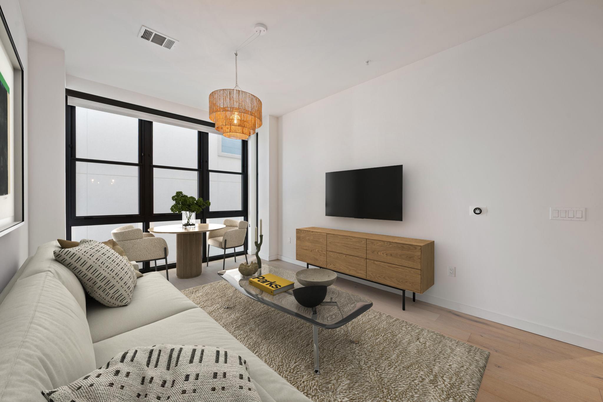 800 Embassy Dr # 322, Austin, TX 78702