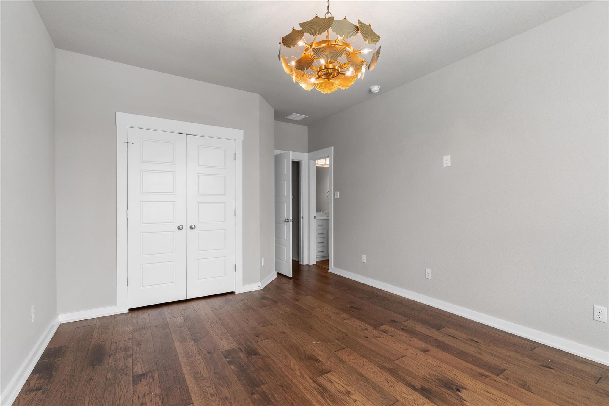 438 Brentwood Dr, Austin, TX 78737