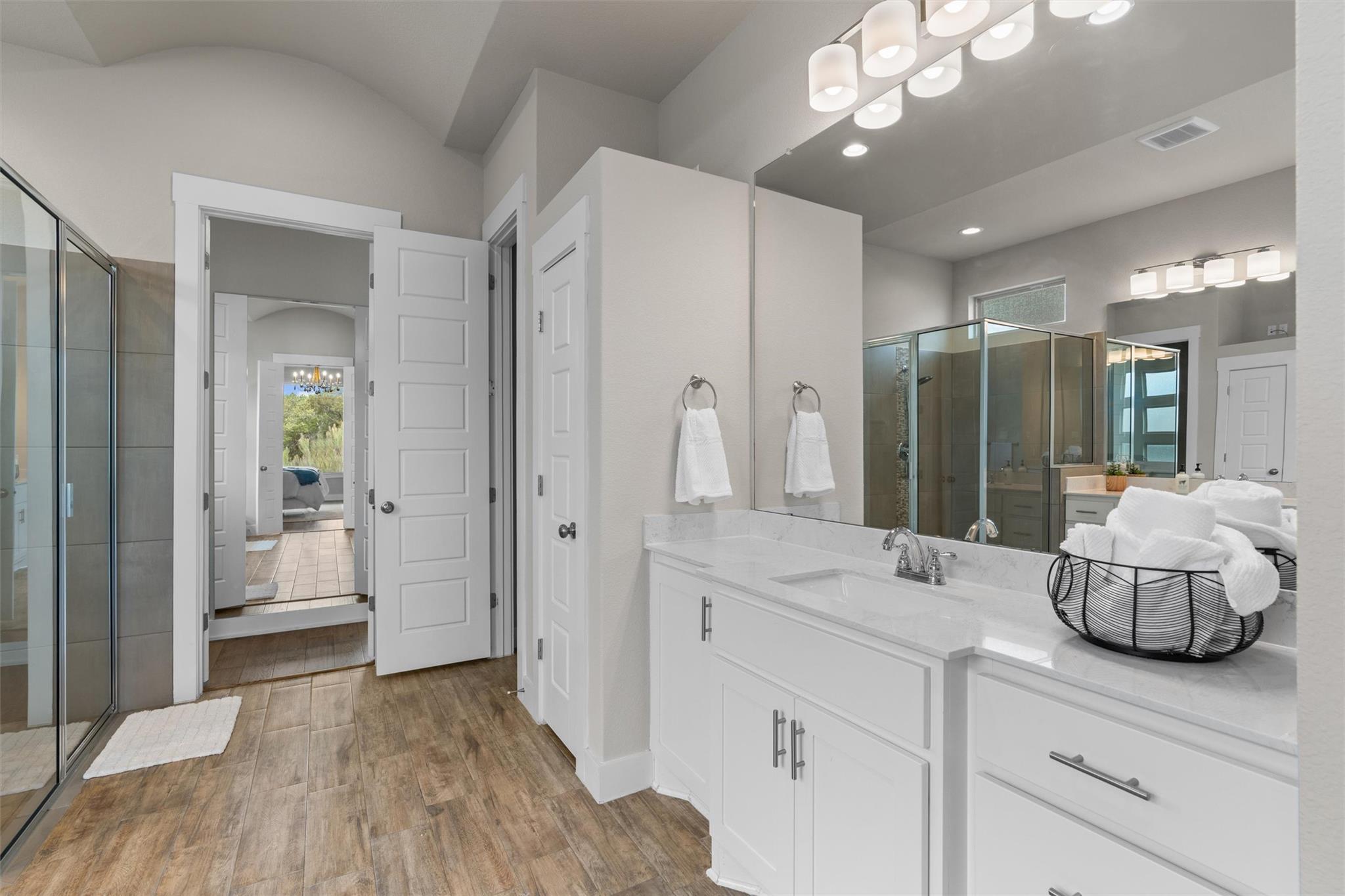 438 Brentwood Dr, Austin, TX 78737