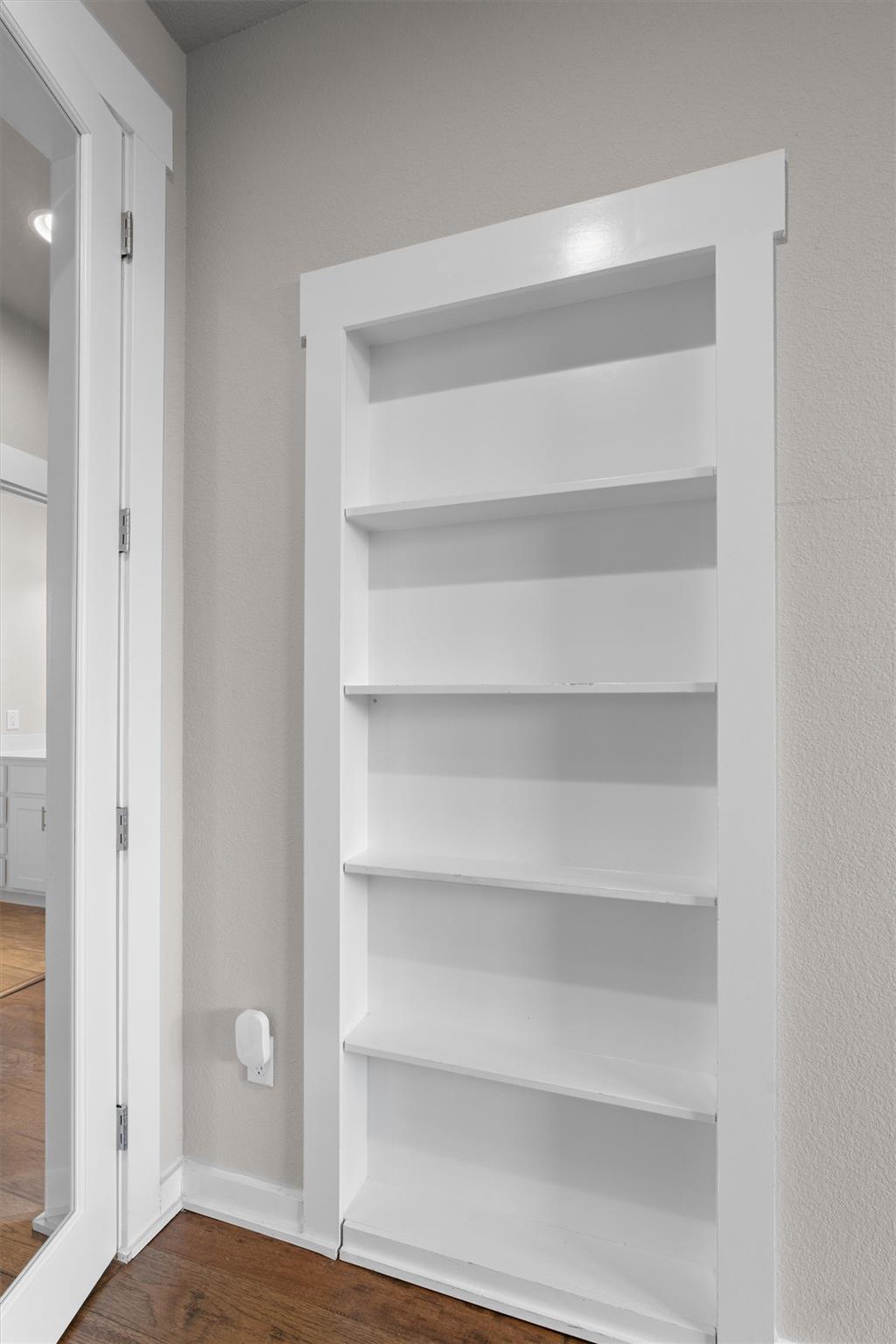 438 Brentwood Dr, Austin, TX 78737