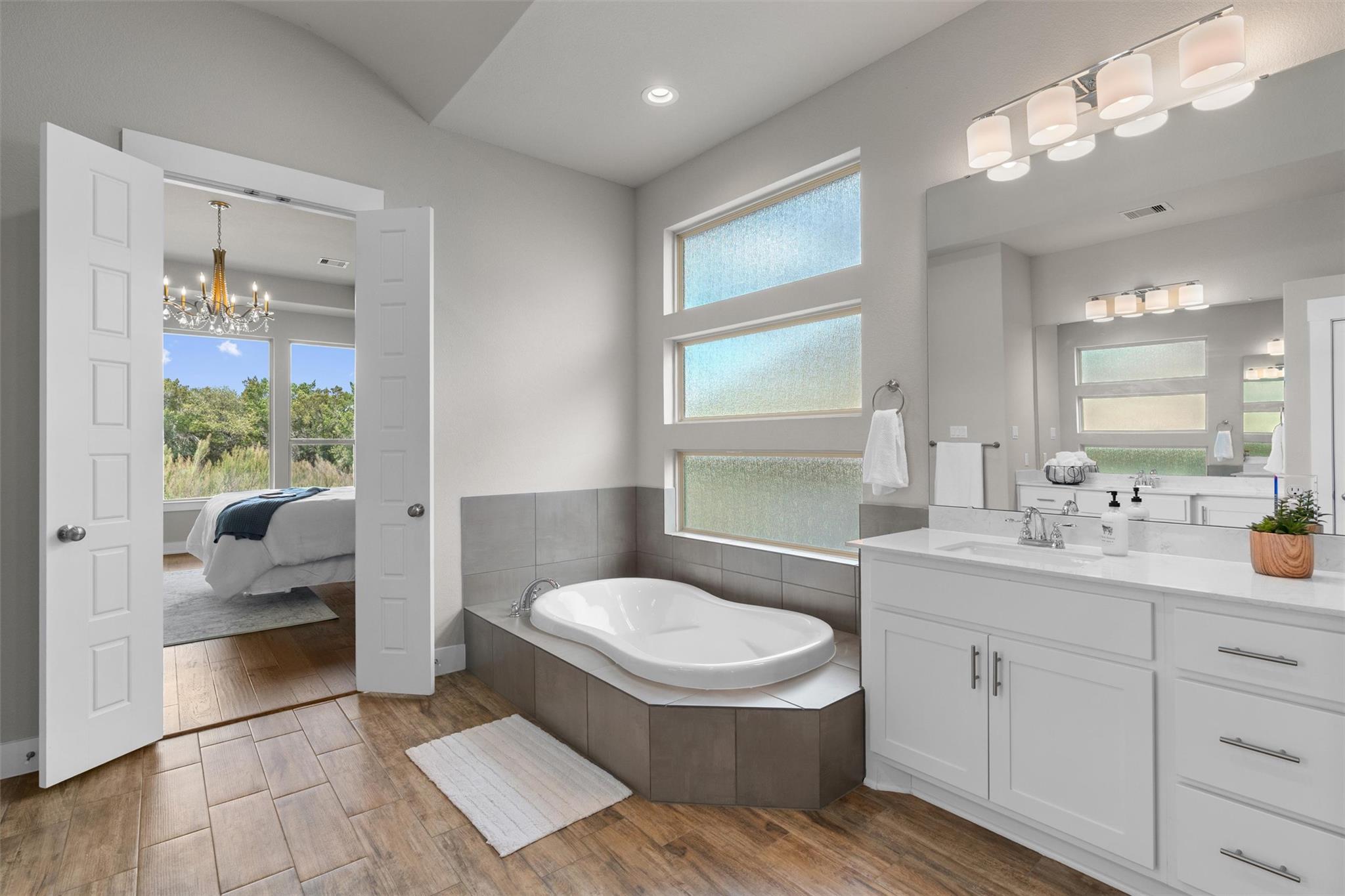 438 Brentwood Dr, Austin, TX 78737