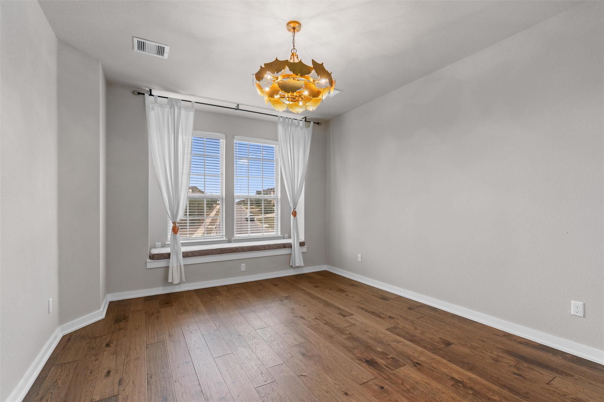 438 Brentwood Dr, Austin, TX 78737