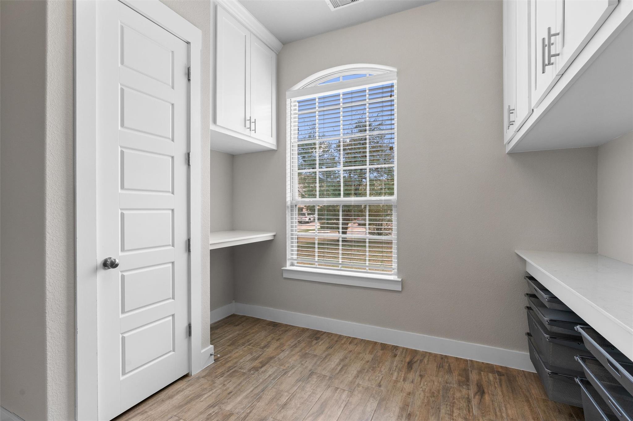 438 Brentwood Dr, Austin, TX 78737