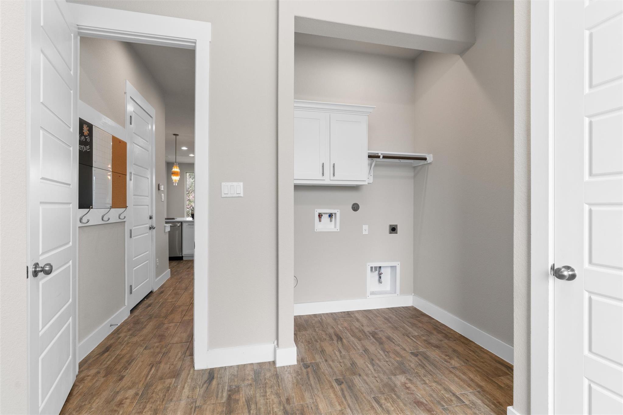 438 Brentwood Dr, Austin, TX 78737