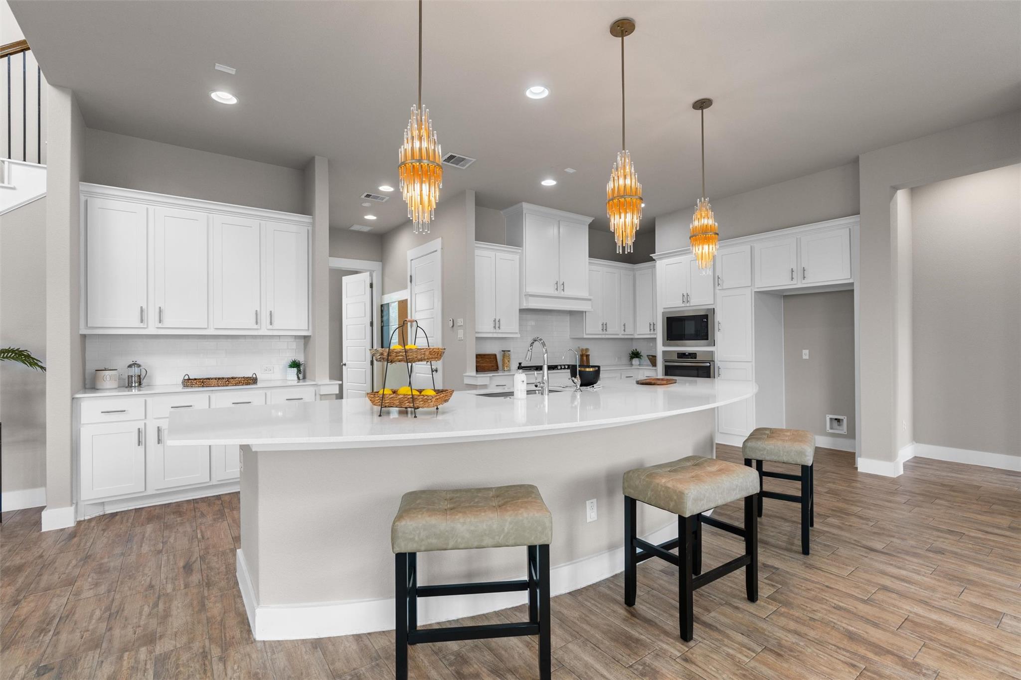 438 Brentwood Dr, Austin, TX 78737