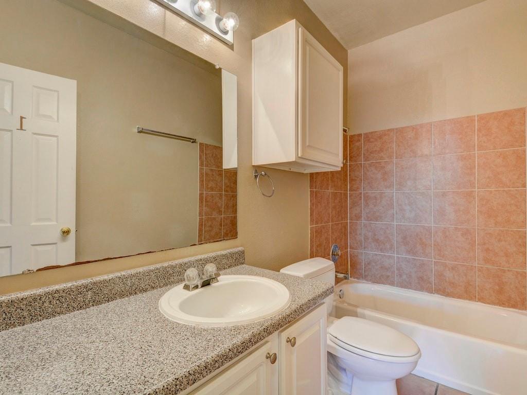 2405 Leon St # 102, Austin, TX 78705